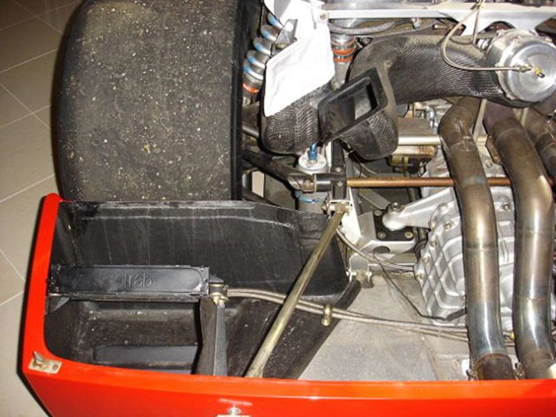 Illustration for article titled Ferrari F40 LM: Supercar Teardown